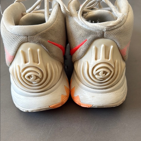 Nike Kyrie N7 Size 7.5 - Picture 5 of 10